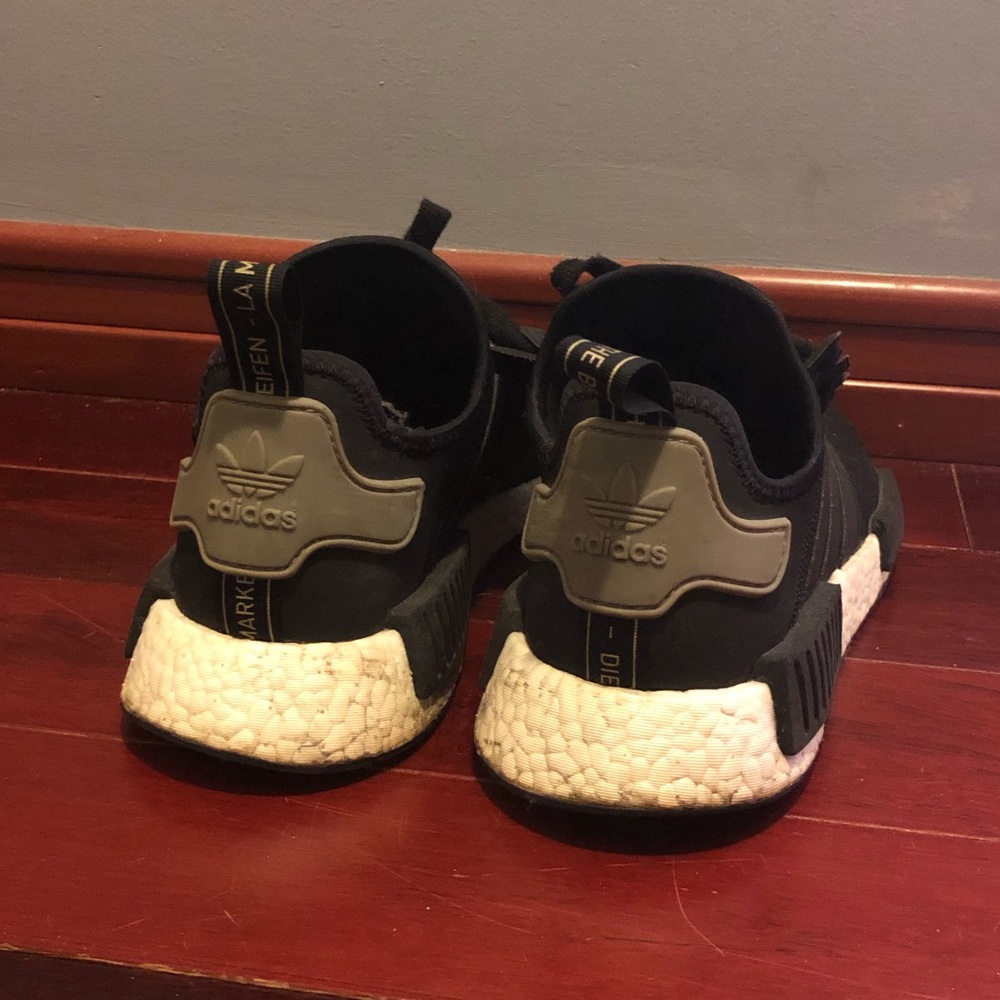 Men’s Adidas NMD R1 - Picture 3 of 4